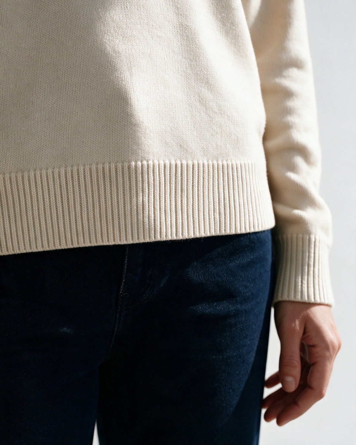 Arden ribbed hem, close-up