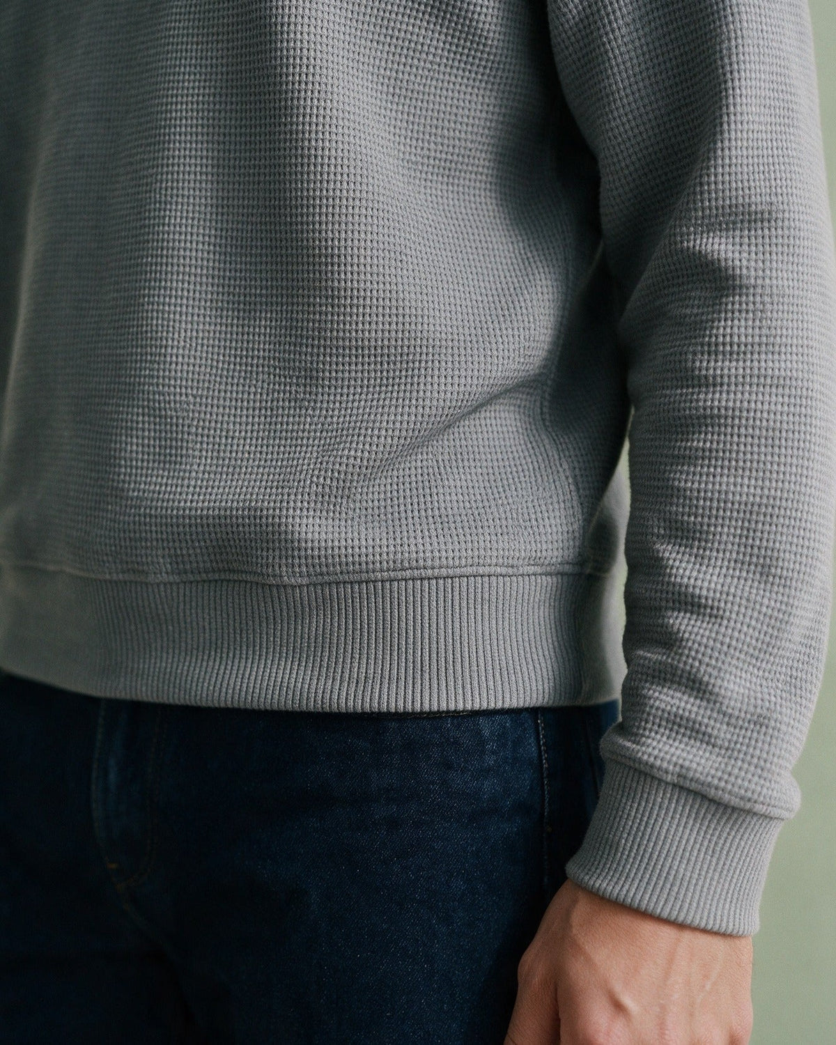 Denholm ribbed hem band, close-up