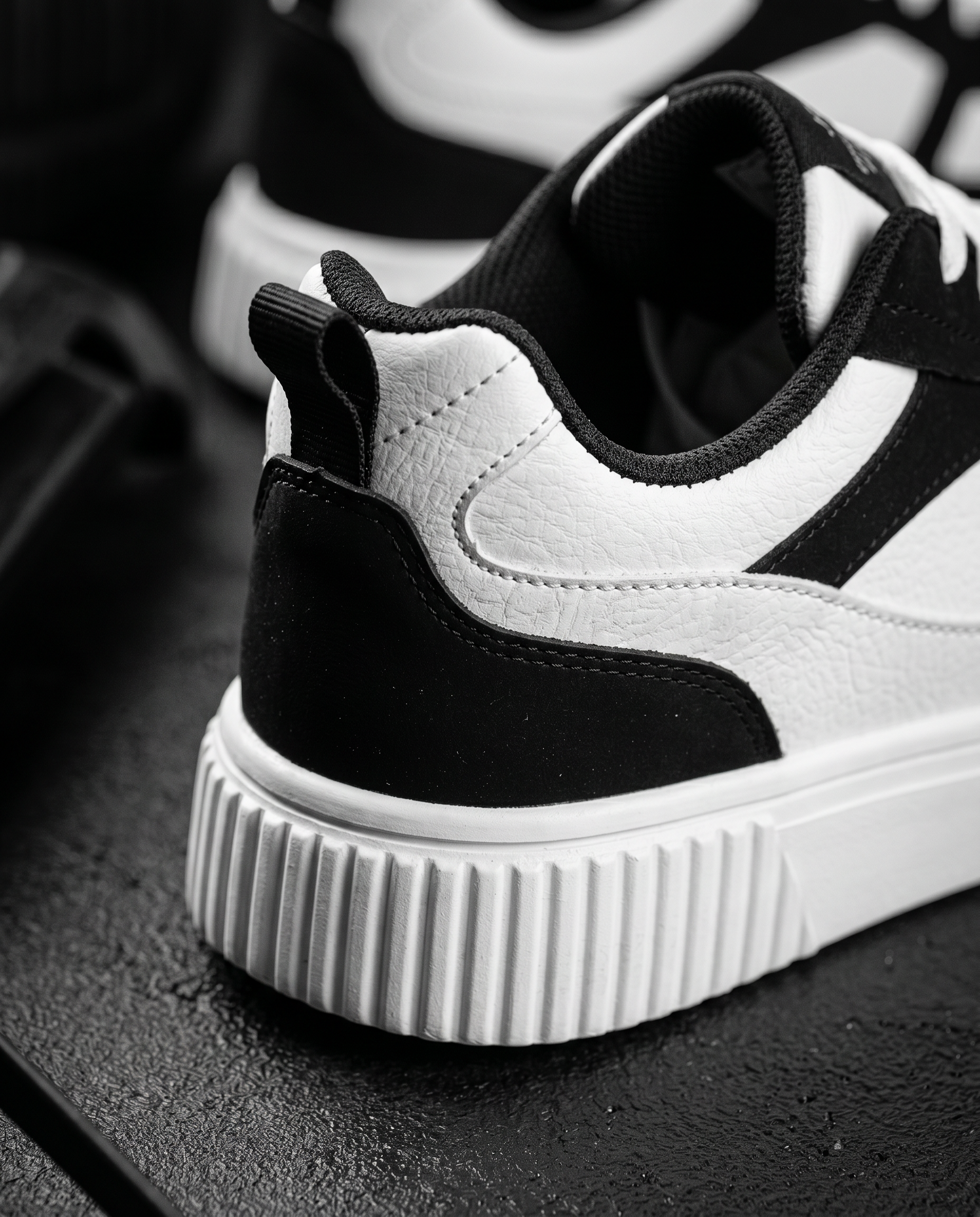 HeightEase — Platform Sneaker with Ribbed Sole